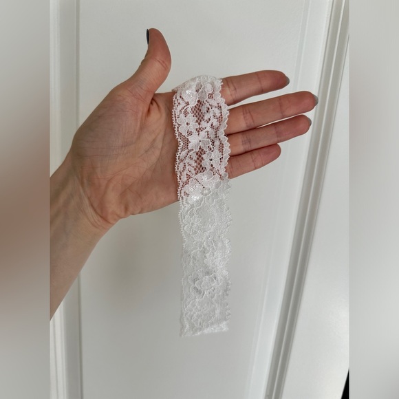 Sheer Soft 6ft Wedding Veil in Light Ivory — Bonus New Garter Included - Picture 10 of 10